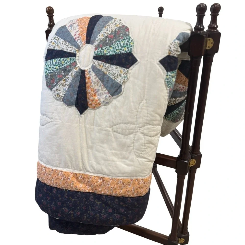 Vintage Handsewn Yo Yo Quilt 76